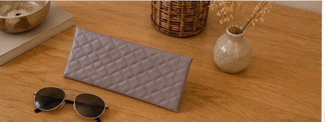 Pochette à Lunettes Matelassée Élégante✨